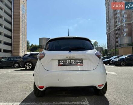 Белый Рено Зое, объемом двигателя 0 л и пробегом 12 тыс. км за 15300 $, фото 19 на Automoto.ua