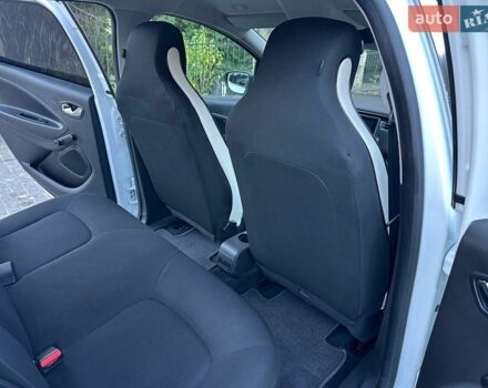 Білий Рено Зое, об'ємом двигуна 0 л та пробігом 80 тис. км за 13200 $, фото 36 на Automoto.ua
