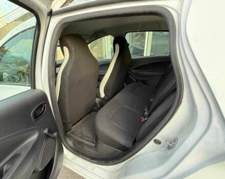 Білий Рено Зое, об'ємом двигуна 0 л та пробігом 157 тис. км за 9990 $, фото 17 на Automoto.ua