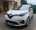 Белый Рено Зое, объемом двигателя 0 л и пробегом 130 тыс. км за 10350 $, фото 57 на Automoto.ua