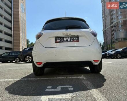 Белый Рено Зое, объемом двигателя 0 л и пробегом 12 тыс. км за 15300 $, фото 20 на Automoto.ua