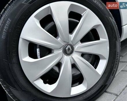 Рено Зое 2021 в Дрогобыче на Automoto.ua Белый Рено Зое, объемом двигателя 0 л и пробегом 55 тыс. км за 12900 $, фото 17 на Automoto.ua