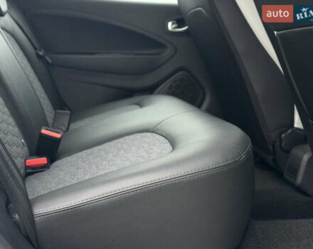 Белый Рено Зое, объемом двигателя 0 л и пробегом 52 тыс. км за 12999 $, фото 43 на Automoto.ua