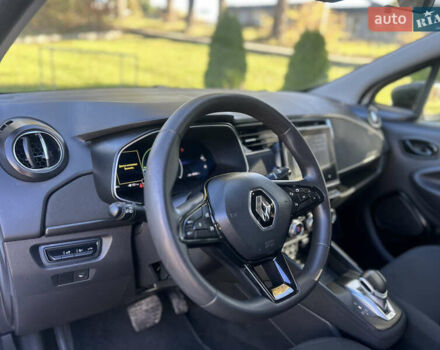 Белый Рено Зое, объемом двигателя 0 л и пробегом 86 тыс. км за 11800 $, фото 12 на Automoto.ua