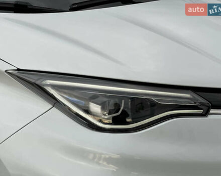 Белый Рено Зое, объемом двигателя 0 л и пробегом 106 тыс. км за 11400 $, фото 20 на Automoto.ua