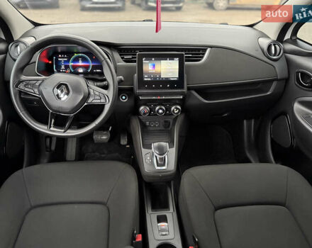 Белый Рено Зое, объемом двигателя 0 л и пробегом 85 тыс. км за 10999 $, фото 21 на Automoto.ua