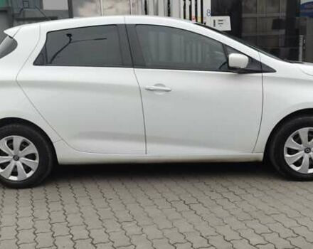 Белый Рено Зое, объемом двигателя 0 л и пробегом 76 тыс. км за 11000 $, фото 3 на Automoto.ua