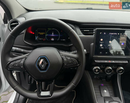 Белый Рено Зое, объемом двигателя 0 л и пробегом 80 тыс. км за 12450 $, фото 21 на Automoto.ua