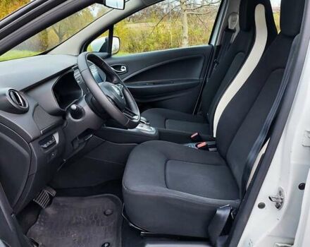 Белый Рено Зое, объемом двигателя 0 л и пробегом 73 тыс. км за 11100 $, фото 12 на Automoto.ua