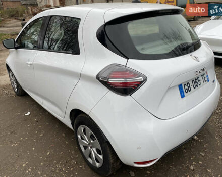 Белый Рено Зое, объемом двигателя 0 л и пробегом 88 тыс. км за 11700 $, фото 5 на Automoto.ua