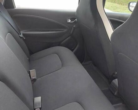 Белый Рено Зое, объемом двигателя 0 л и пробегом 59 тыс. км за 11199 $, фото 17 на Automoto.ua