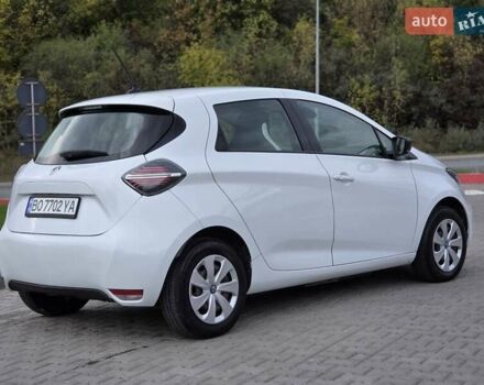 Белый Рено Зое, объемом двигателя 0 л и пробегом 150 тыс. км за 11800 $, фото 1 на Automoto.ua