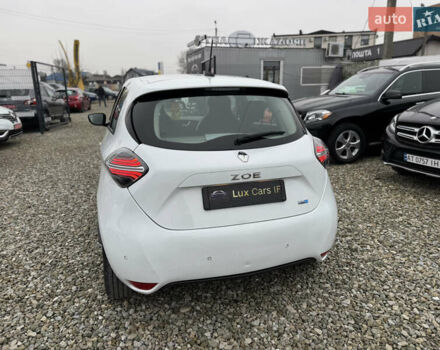 Белый Рено Зое, объемом двигателя 0 л и пробегом 74 тыс. км за 12300 $, фото 10 на Automoto.ua