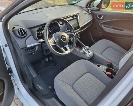 Белый Рено Зое, объемом двигателя 0 л и пробегом 34 тыс. км за 12250 $, фото 17 на Automoto.ua