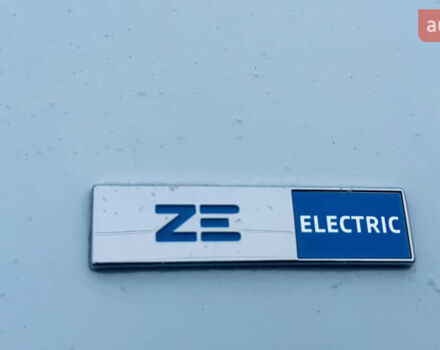 Білий Рено Зое, об'ємом двигуна 0 л та пробігом 59 тис. км за 12800 $, фото 24 на Automoto.ua