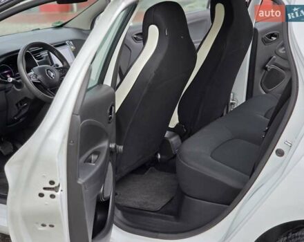 Белый Рено Зое, объемом двигателя 0 л и пробегом 151 тыс. км за 11000 $, фото 6 на Automoto.ua