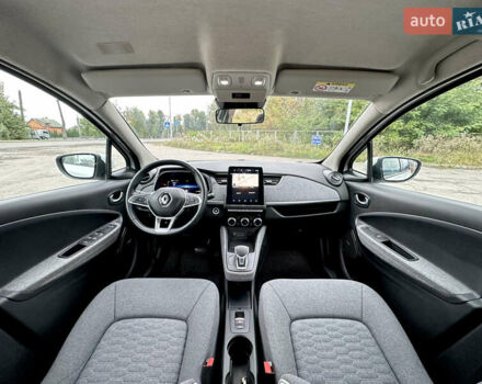 Белый Рено Зое, объемом двигателя 0 л и пробегом 51 тыс. км за 13200 $, фото 13 на Automoto.ua