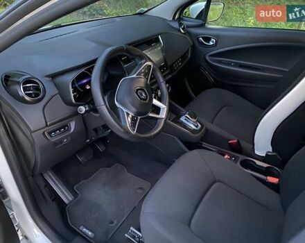 Белый Рено Зое, объемом двигателя 0 л и пробегом 86 тыс. км за 11506 $, фото 21 на Automoto.ua