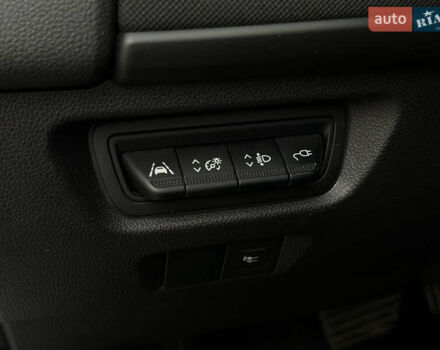 Белый Рено Зое, объемом двигателя 0 л и пробегом 106 тыс. км за 11400 $, фото 32 на Automoto.ua