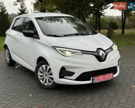 Белый Рено Зое, объемом двигателя 0 л и пробегом 80 тыс. км за 12450 $, фото 3 на Automoto.ua
