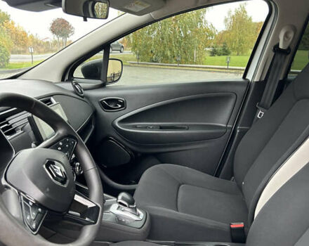 Белый Рено Зое, объемом двигателя 0 л и пробегом 95 тыс. км за 11650 $, фото 71 на Automoto.ua