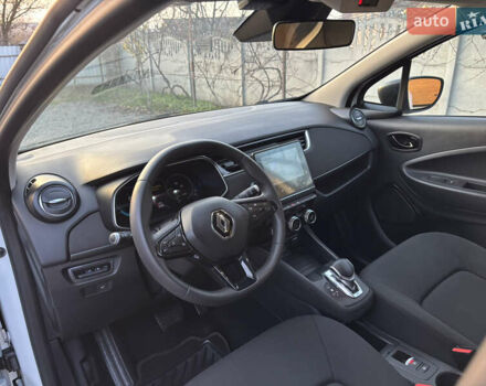 Белый Рено Зое, объемом двигателя 0 л и пробегом 29 тыс. км за 11999 $, фото 8 на Automoto.ua