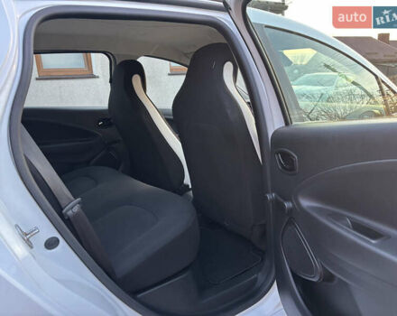 Белый Рено Зое, объемом двигателя 0 л и пробегом 29 тыс. км за 11999 $, фото 21 на Automoto.ua
