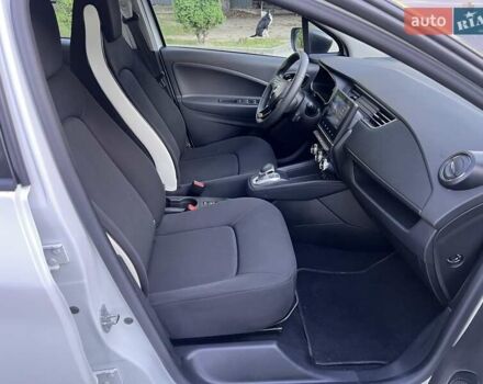 Рено Зое 2021 в Черновцах на Automoto.ua Белый Рено Зое, объемом двигателя 0 л и пробегом 70 тыс. км за 11999 $, фото 6 на Automoto.ua