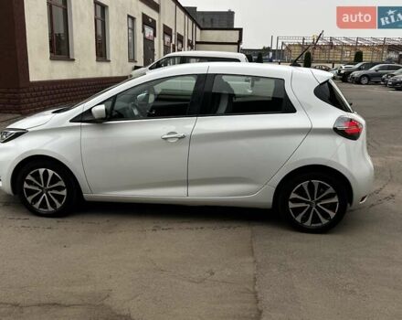 Белый Рено Зое, объемом двигателя 0 л и пробегом 107 тыс. км за 11900 $, фото 4 на Automoto.ua