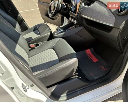 Белый Рено Зое, объемом двигателя 0 л и пробегом 12 тыс. км за 15300 $, фото 75 на Automoto.ua
