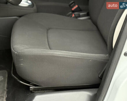 Белый Рено Зое, объемом двигателя 0 л и пробегом 85 тыс. км за 10999 $, фото 28 на Automoto.ua