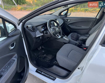 Белый Рено Зое, объемом двигателя 0 л и пробегом 109 тыс. км за 11500 $, фото 4 на Automoto.ua