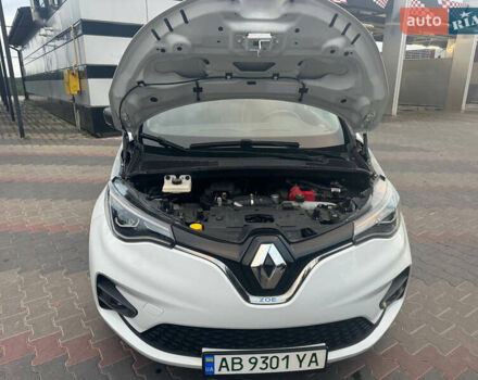 Белый Рено Зое, объемом двигателя 0 л и пробегом 38 тыс. км за 11900 $, фото 36 на Automoto.ua