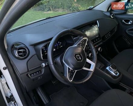 Белый Рено Зое, объемом двигателя 0 л и пробегом 86 тыс. км за 11506 $, фото 20 на Automoto.ua