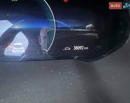 Белый Рено Зое, объемом двигателя 0 л и пробегом 38 тыс. км за 11900 $, фото 31 на Automoto.ua