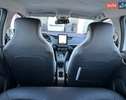 Белый Рено Зое, объемом двигателя 0 л и пробегом 81 тыс. км за 14200 $, фото 18 на Automoto.ua