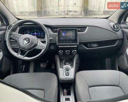 Білий Рено Зое, об'ємом двигуна 0 л та пробігом 72 тис. км за 12300 $, фото 4 на Automoto.ua