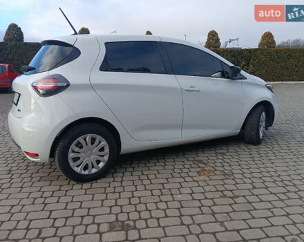 Белый Рено Зое, объемом двигателя 0 л и пробегом 39 тыс. км за 12000 $, фото 3 на Automoto.ua
