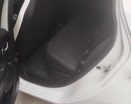 Білий Рено Зое, об'ємом двигуна 0 л та пробігом 105 тис. км за 11800 $, фото 11 на Automoto.ua
