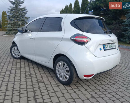 Белый Рено Зое, объемом двигателя 0 л и пробегом 39 тыс. км за 12000 $, фото 4 на Automoto.ua
