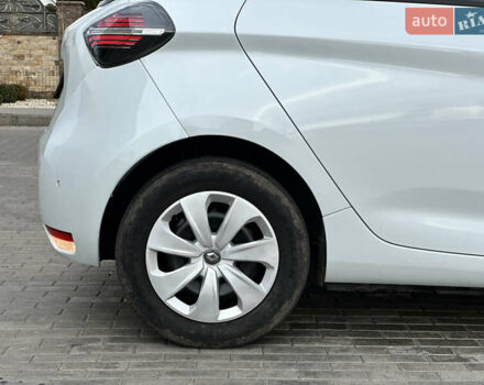 Белый Рено Зое, объемом двигателя 0 л и пробегом 106 тыс. км за 11300 $, фото 26 на Automoto.ua