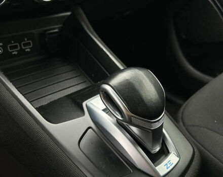 Белый Рено Зое, объемом двигателя 0 л и пробегом 95 тыс. км за 11650 $, фото 58 на Automoto.ua