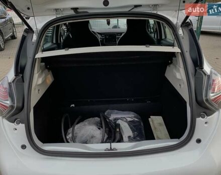 Рено Зое 2021 у Бердичеве на Automoto.ua Білий Рено Зое, об'ємом двигуна 0 л та пробігом 90 тис. км за 12999 $, фото 27 на Automoto.ua