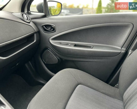 Рено Зое 2021 в Мукачеве на Automoto.ua Белый Рено Зое, объемом двигателя 0 л и пробегом 81 тыс. км за 11999 $, фото 34 на Automoto.ua