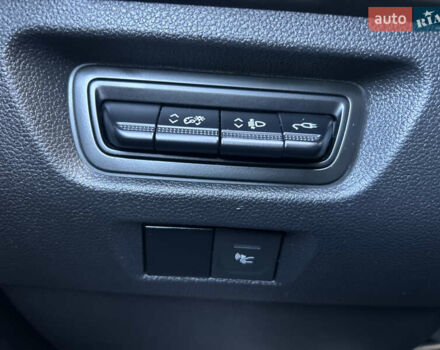 Белый Рено Зое, объемом двигателя 0 л и пробегом 86 тыс. км за 11800 $, фото 20 на Automoto.ua