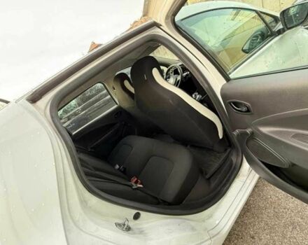 Білий Рено Зое, об'ємом двигуна 0 л та пробігом 157 тис. км за 9990 $, фото 18 на Automoto.ua