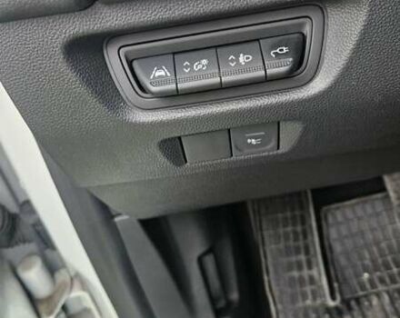 Белый Рено Зое, объемом двигателя 0 л и пробегом 51 тыс. км за 13300 $, фото 33 на Automoto.ua