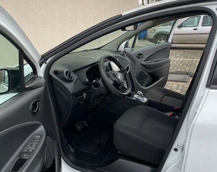 Белый Рено Зое, объемом двигателя 0 л и пробегом 58 тыс. км за 11996 $, фото 24 на Automoto.ua
