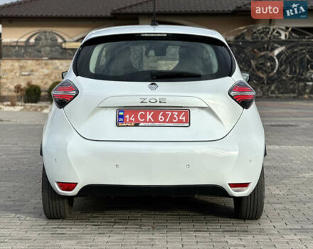 Белый Рено Зое, объемом двигателя 0 л и пробегом 106 тыс. км за 11400 $, фото 8 на Automoto.ua