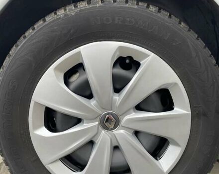 Белый Рено Зое, объемом двигателя 0 л и пробегом 58 тыс. км за 11996 $, фото 23 на Automoto.ua